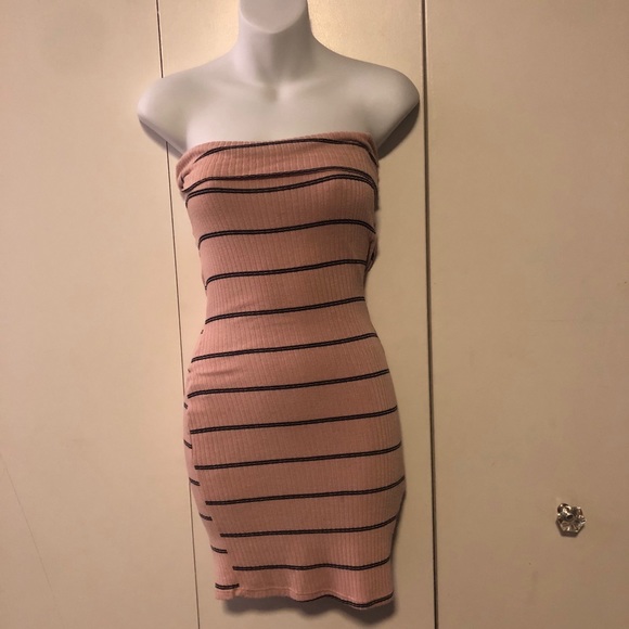 Fashion Nova Dresses & Skirts - 🌸Pink Fashion Nova Dress